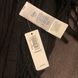 GAP Accessories - Black GAP Scarf 🧣 w/ fringe. NWT. GAP Accessories - Black GAP Scarf 🧣 w/ fringe. NWT.